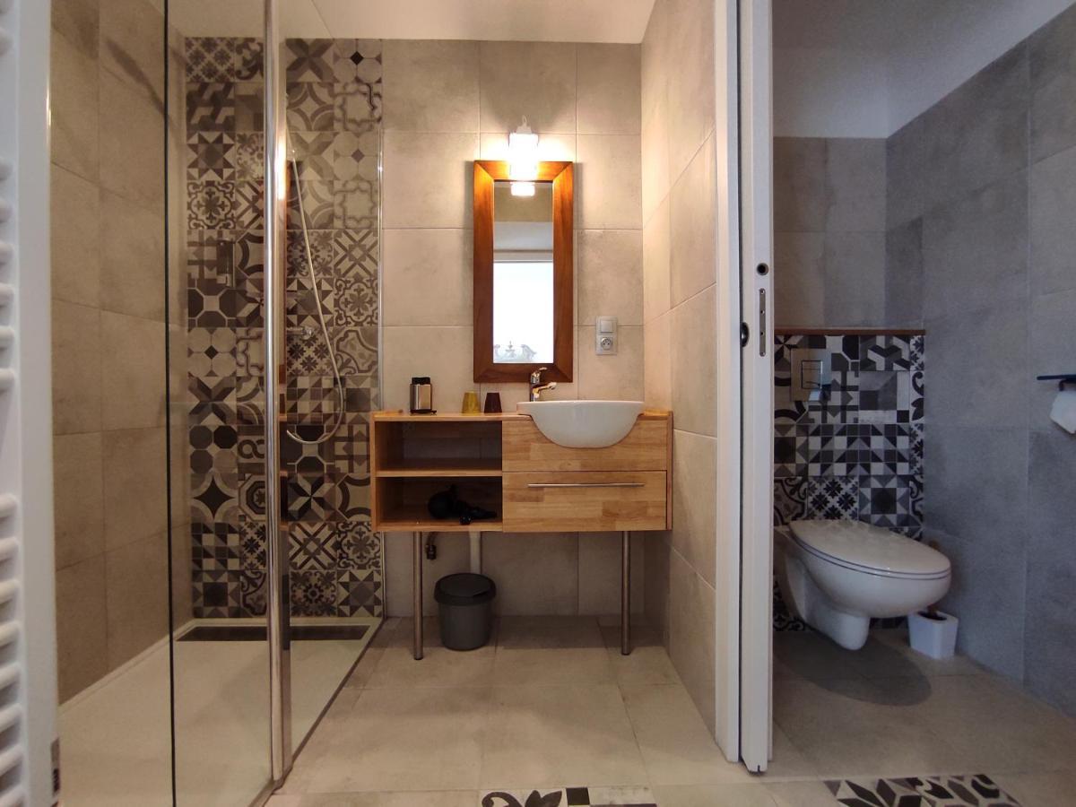 Les Cuves - Saintes Bed and Breakfast Chaniers Εξωτερικό φωτογραφία
