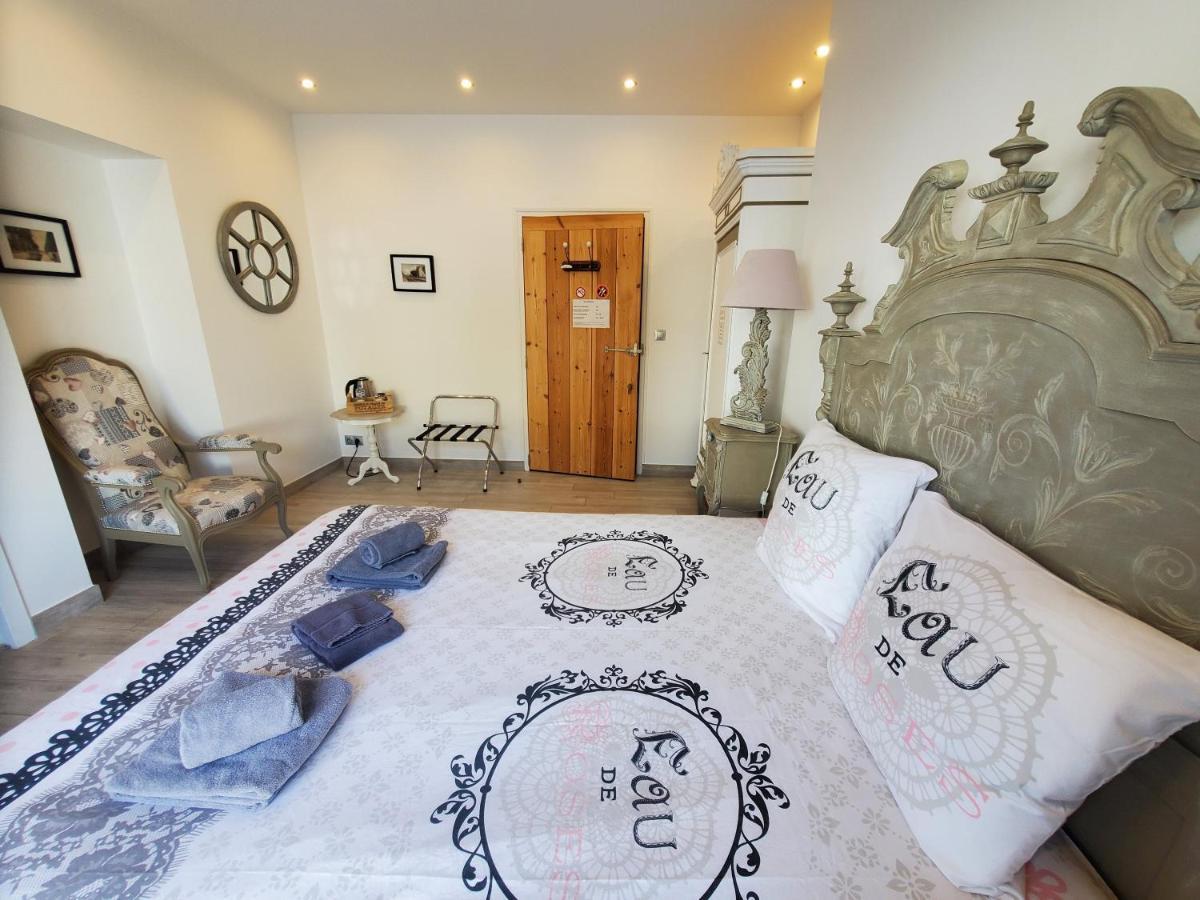 Les Cuves - Saintes Bed and Breakfast Chaniers Εξωτερικό φωτογραφία