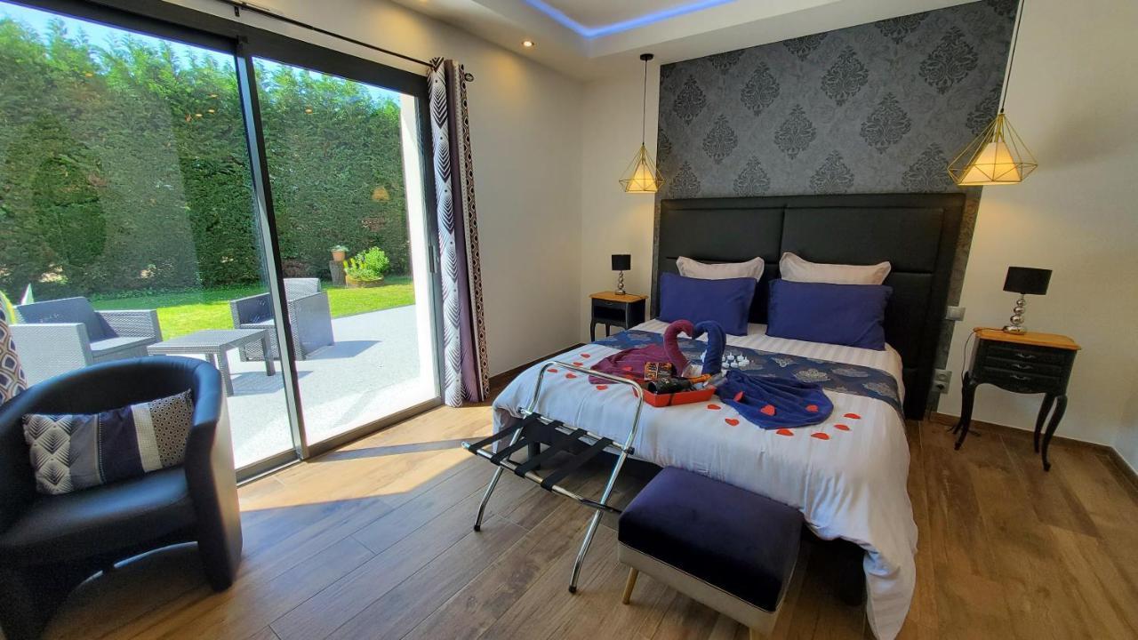 Les Cuves - Saintes Bed and Breakfast Chaniers Εξωτερικό φωτογραφία