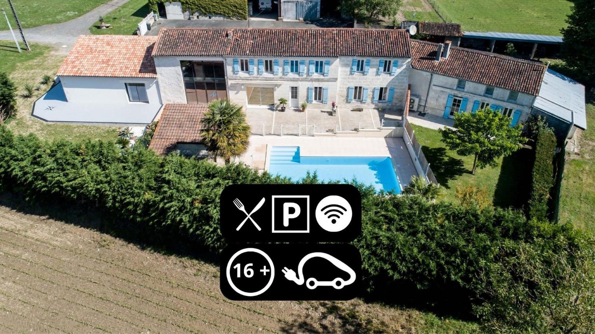 Les Cuves - Saintes Bed and Breakfast Chaniers Εξωτερικό φωτογραφία
